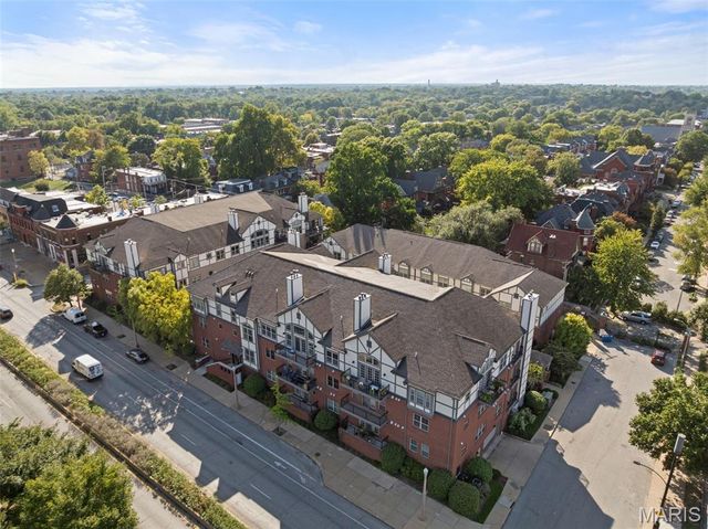 2211 S Grand Boulevard 302, St Louis, MO 63104