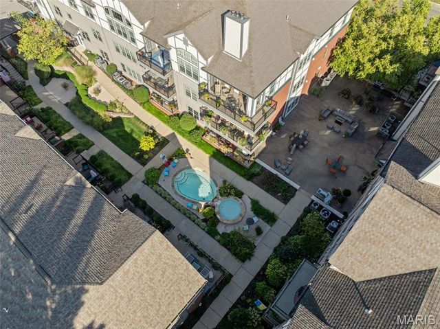 2211 S Grand Boulevard 302, St Louis, MO 63104