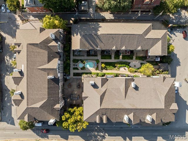 2211 S Grand Boulevard 302, St Louis, MO 63104