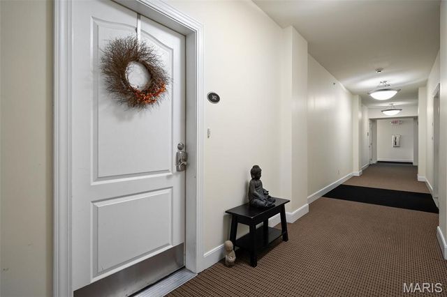 2211 S Grand Boulevard 302, St Louis, MO 63104