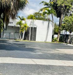 201 SE 19th Street, Fort Lauderdale, FL 33316