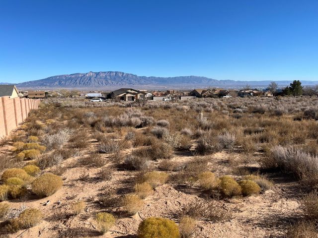 517 8th Street NE, Rio Rancho, NM 87124