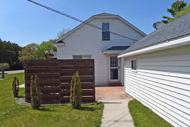 400 Bridge, East Tawas, MI 48730