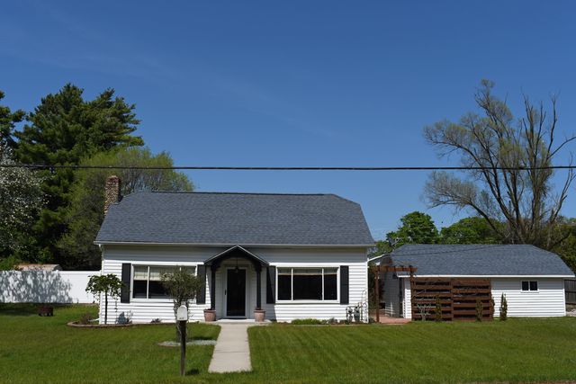 400 Bridge, East Tawas, MI 48730