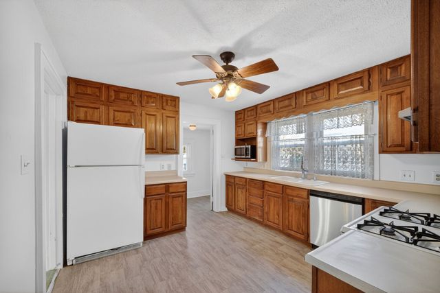 1606 E 32nd Street, Des Moines, IA 50317