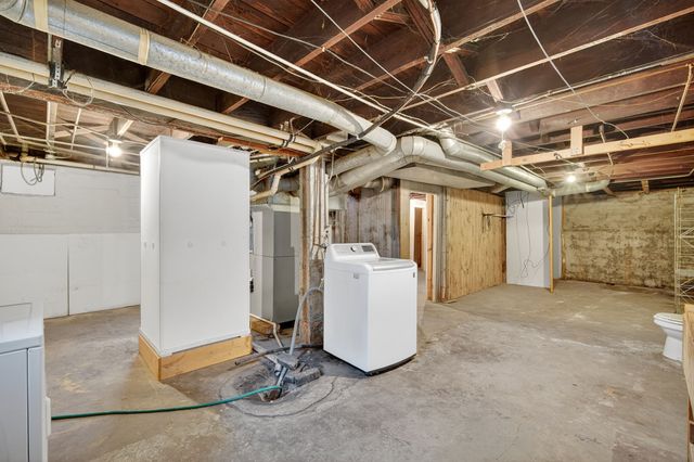 1606 E 32nd Street, Des Moines, IA 50317