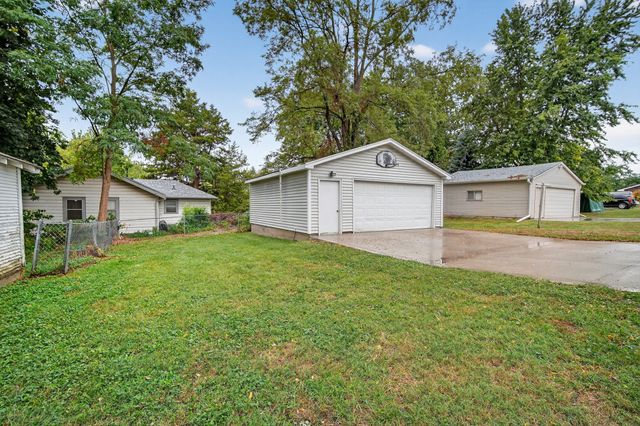 1606 E 32nd Street, Des Moines, IA 50317