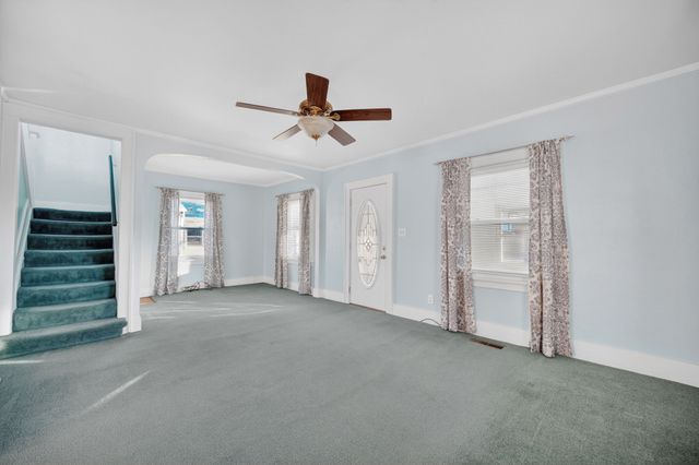 1606 E 32nd Street, Des Moines, IA 50317