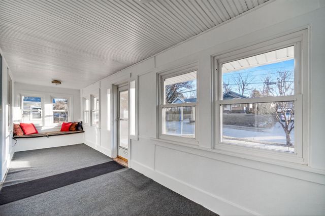 1606 E 32nd Street, Des Moines, IA 50317