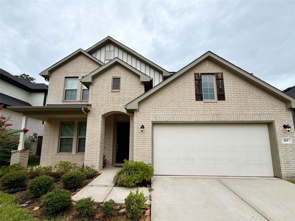 415 Northern Pike Drive, Willis, TX 77318