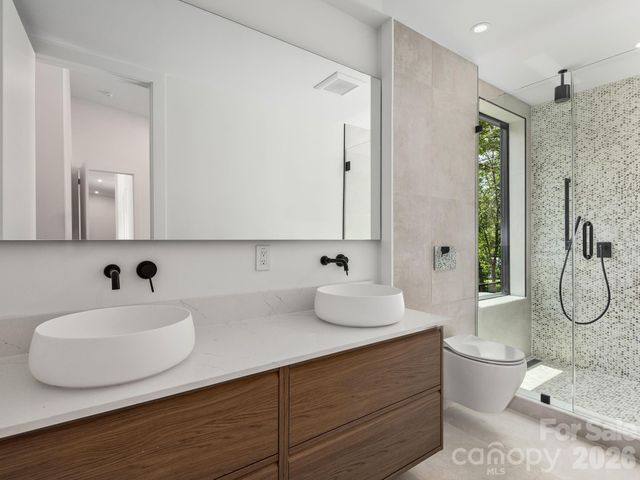 78 Manchester Way, Mills River, NC 28759