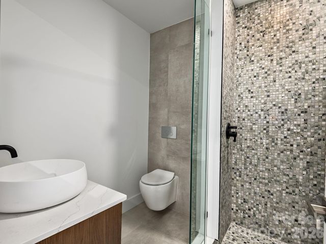 78 Manchester Way, Mills River, NC 28759