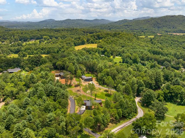78 Manchester Way, Mills River, NC 28759