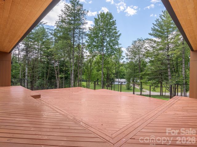 78 Manchester Way, Mills River, NC 28759