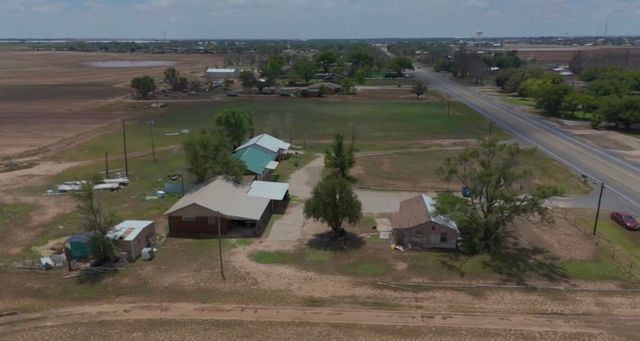 862 N US-385, Levelland, TX 79336