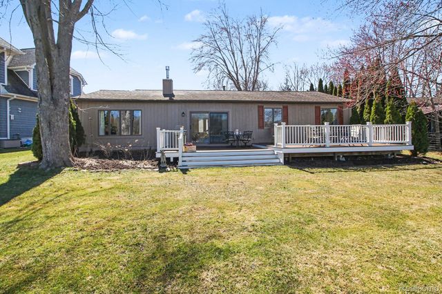 11591 PLEASANT VIEW Drive, Hamburg Township, MI 48169