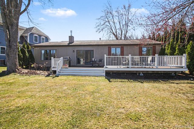 11591 PLEASANT VIEW Drive, Hamburg Township, MI 48169