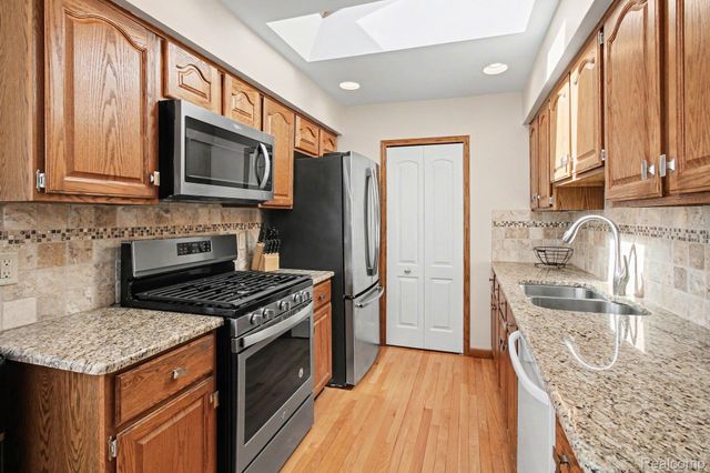 11591 PLEASANT VIEW Drive, Hamburg Township, MI 48169