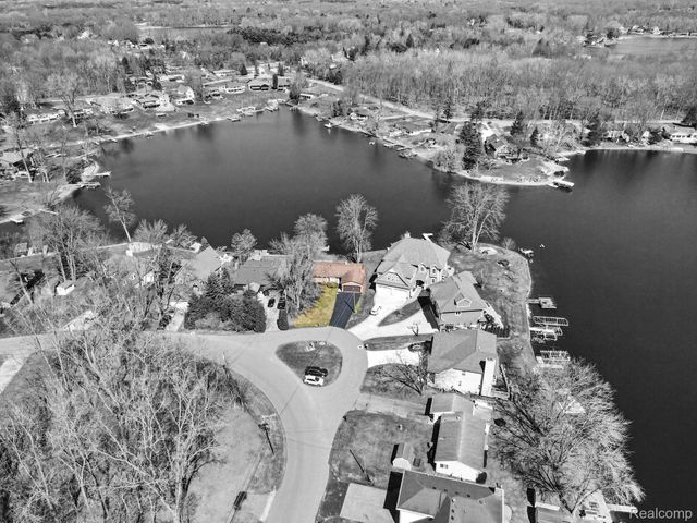 11591 PLEASANT VIEW Drive, Hamburg Township, MI 48169