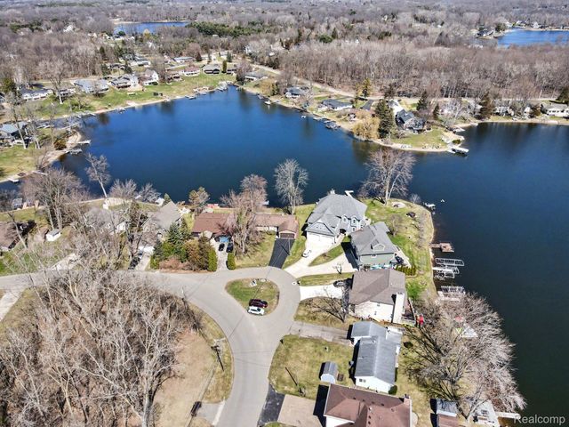 11591 PLEASANT VIEW Drive, Hamburg Township, MI 48169