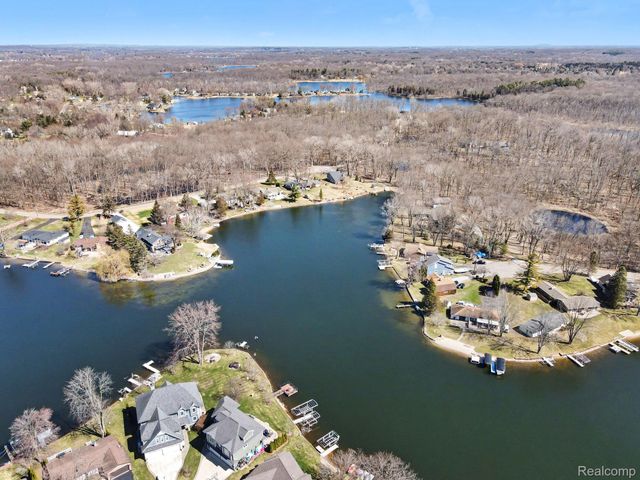 11591 PLEASANT VIEW Drive, Hamburg Township, MI 48169