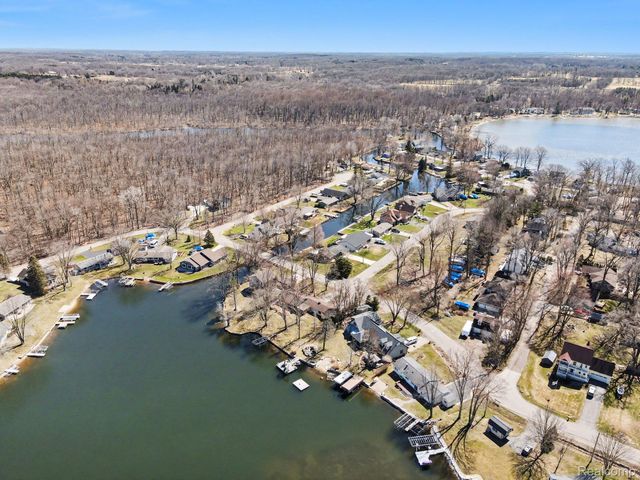 11591 PLEASANT VIEW Drive, Hamburg Township, MI 48169