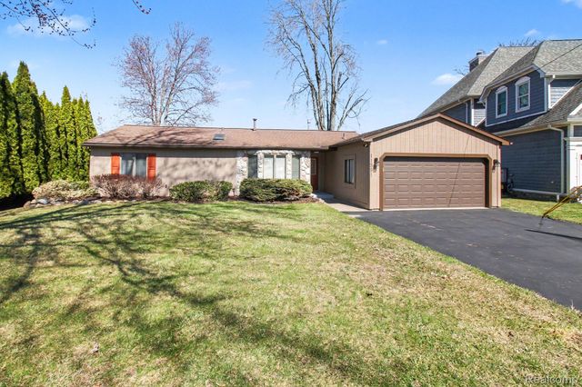 11591 PLEASANT VIEW Drive, Hamburg Township, MI 48169