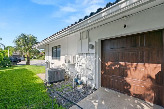 3554 PINE LAKE Court, Delray Beach, FL 33445