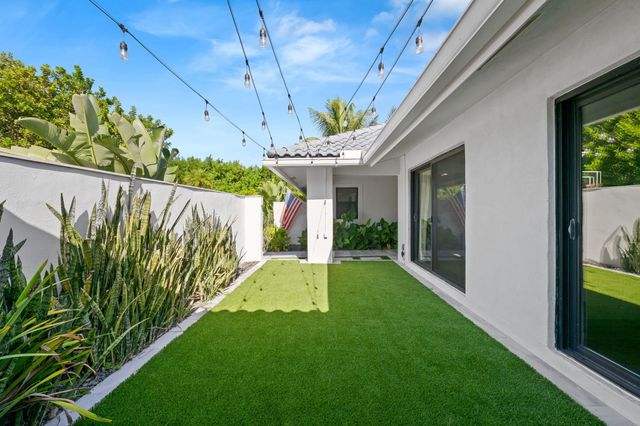 3554 PINE LAKE Court, Delray Beach, FL 33445