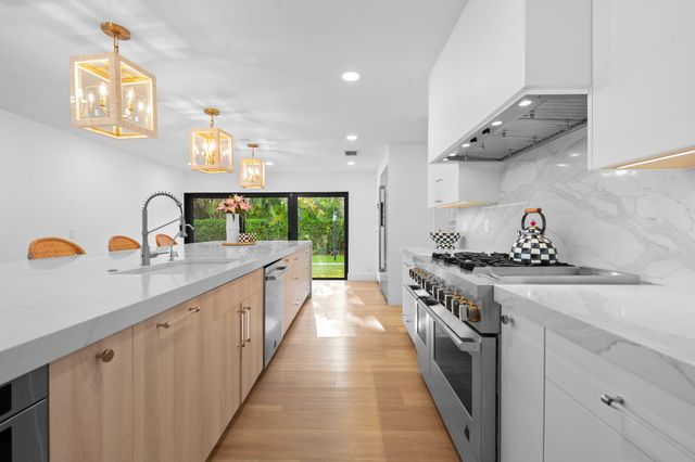 3554 PINE LAKE Court, Delray Beach, FL 33445