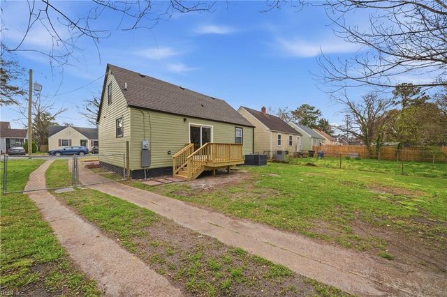 240 Plover DR, Portsmouth, VA 23704