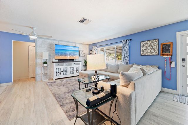 7013 NW 99TH WAY, Tamarac, FL 33321