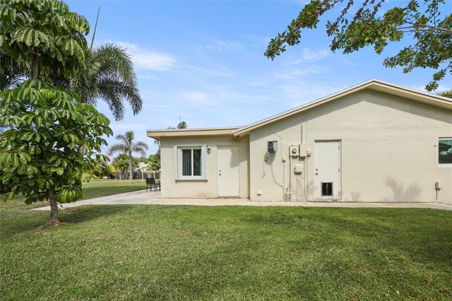 7013 NW 99TH WAY, Tamarac, FL 33321