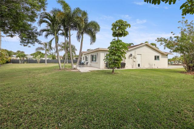 7013 NW 99TH WAY, Tamarac, FL 33321