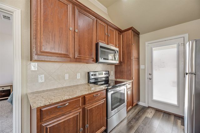 225 Holly Court, Aubrey, TX 76227