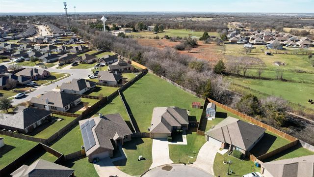 225 Holly Court, Aubrey, TX 76227