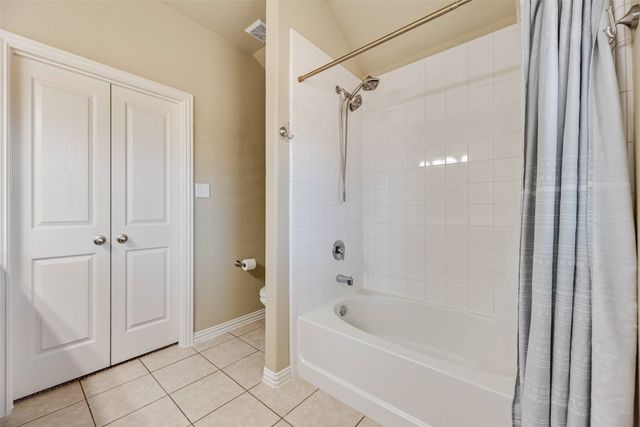 225 Holly Court, Aubrey, TX 76227