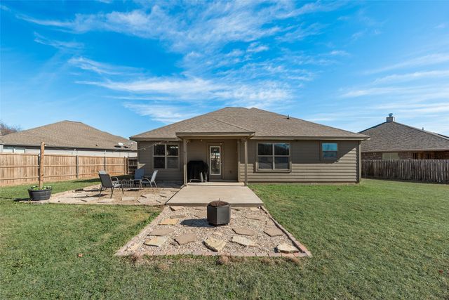 225 Holly Court, Aubrey, TX 76227