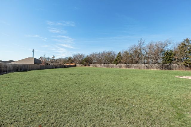 225 Holly Court, Aubrey, TX 76227