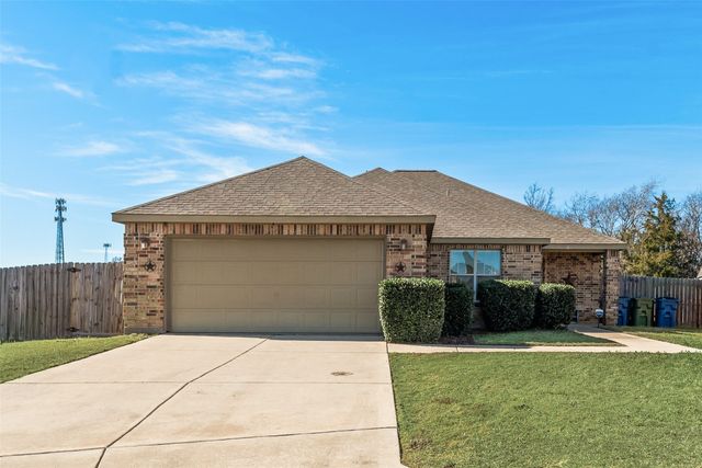 225 Holly Court, Aubrey, TX 76227