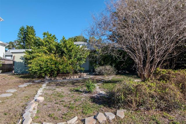 3005 W MEADOW STREET, Tampa, FL 33611