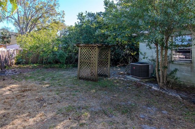 3005 W MEADOW STREET, Tampa, FL 33611