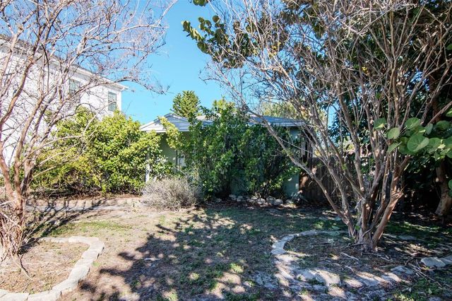 3005 W MEADOW STREET, Tampa, FL 33611