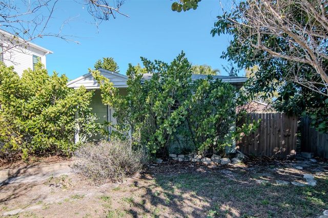 3005 W MEADOW STREET, Tampa, FL 33611