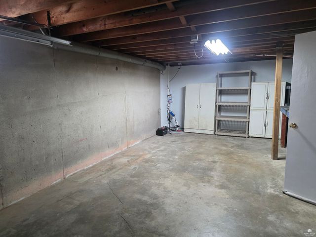 230 S Garfield Street, Enterprise, KS 67441