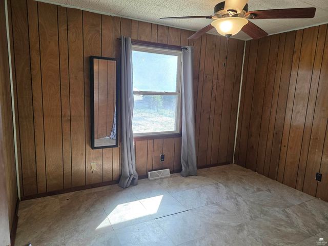 230 S Garfield Street, Enterprise, KS 67441