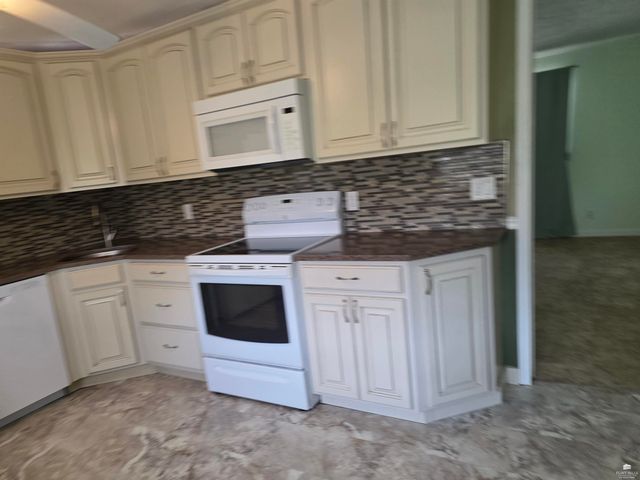 230 S Garfield Street, Enterprise, KS 67441