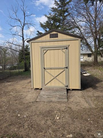 230 S Garfield Street, Enterprise, KS 67441