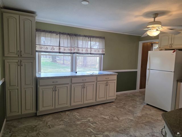 230 S Garfield Street, Enterprise, KS 67441