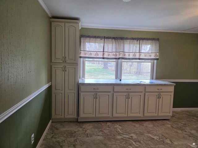 230 S Garfield Street, Enterprise, KS 67441